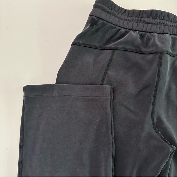 Softstreme High-Rise Straight-Leg Cropped Pant - Picture 10 of 15